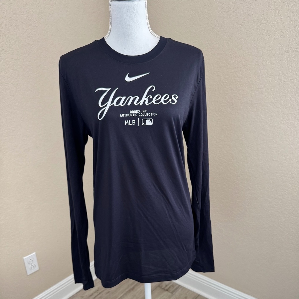 New York Yankees Nike Long Sleeve Performance T-Shirt Small